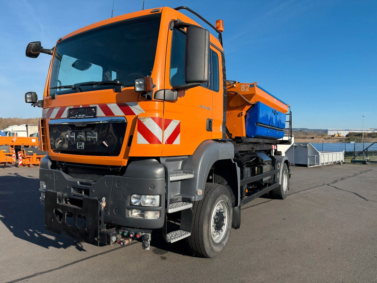MAN TGS 18.360 4x4 Winterdienst Meiller Abroller - Kamion sa hidrauličnom kukom: slika 3 MAN TGS 18.360 4x4 Winterdienst Meiller Abroller - Kamion sa hidrauličnom kukom: slika 3