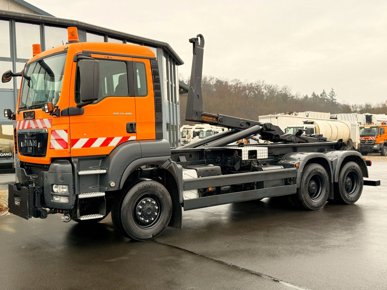 MAN TGS 33.400 6x6 Blattfederung Original 120500 km - Kamion sa hidrauličnom kukom: slika 1 MAN TGS 33.400 6x6 Blattfederung Original 120500 km - Kamion sa hidrauličnom kukom: slika 1