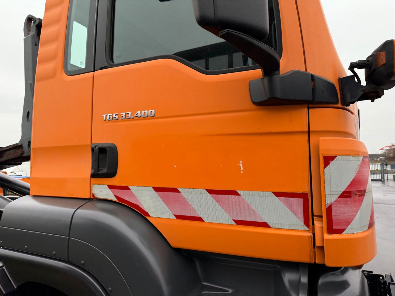 MAN TGS 33.400 6x6 Blattfederung Original 120500 km - Kamion sa hidrauličnom kukom: slika 4 MAN TGS 33.400 6x6 Blattfederung Original 120500 km - Kamion sa hidrauličnom kukom: slika 4