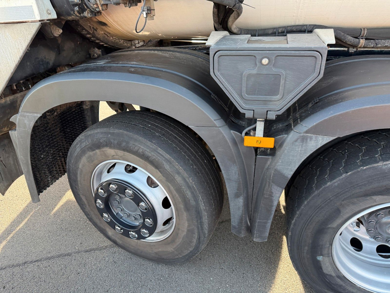 Mercedes-Benz Arocs 3236 8x2 Faun Rotopress 525 C Delta Lift - Kamion za smeće: slika 4 Mercedes-Benz Arocs 3236 8x2 Faun Rotopress 525 C Delta Lift - Kamion za smeće: slika 4