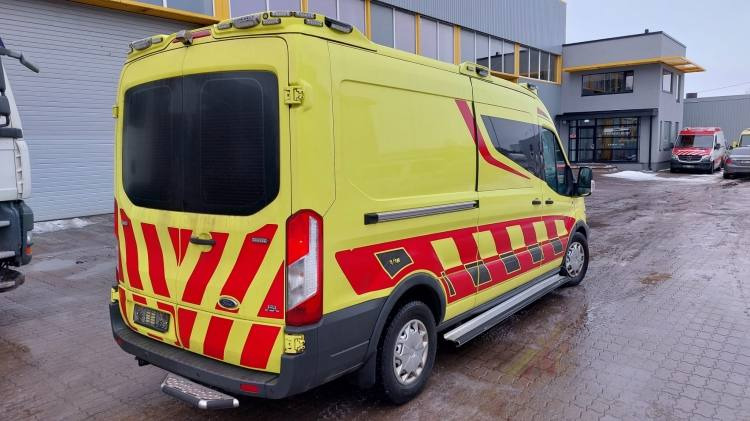 FORD TRANSIT 2,0TDI AMBULANCE KLIMA 1.2018 EURO 6, 3 UNITS - Vozilo hitne pomoći: slika 3 FORD TRANSIT 2,0TDI AMBULANCE KLIMA 1.2018 EURO 6, 3 UNITS - Vozilo hitne pomoći: slika 3