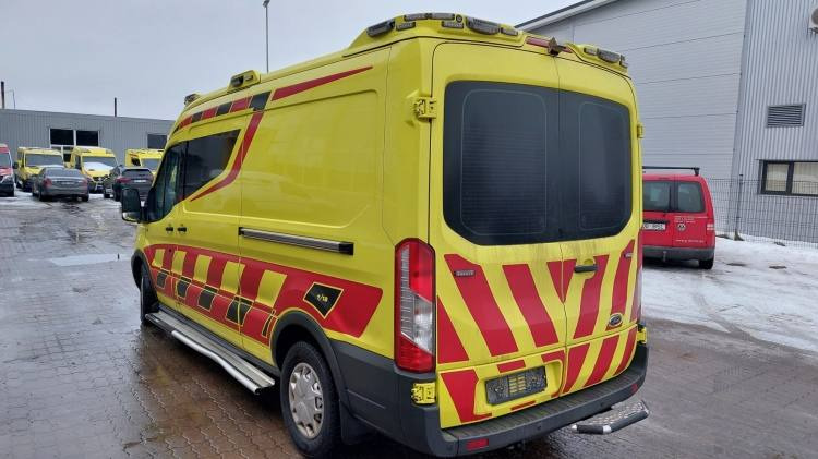 FORD TRANSIT 2,0TDI AMBULANCE KLIMA 1.2018 EURO 6, 3 UNITS - Vozilo hitne pomoći: slika 2 FORD TRANSIT 2,0TDI AMBULANCE KLIMA 1.2018 EURO 6, 3 UNITS - Vozilo hitne pomoći: slika 2