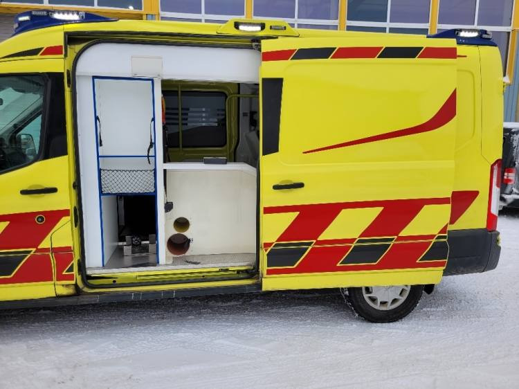 FORD TRANSIT 2,0TDI AMBULANCE KLIMA 4.2018 EURO 6, 3 UNITS - Vozilo hitne pomoći: slika 4 FORD TRANSIT 2,0TDI AMBULANCE KLIMA 4.2018 EURO 6, 3 UNITS - Vozilo hitne pomoći: slika 4