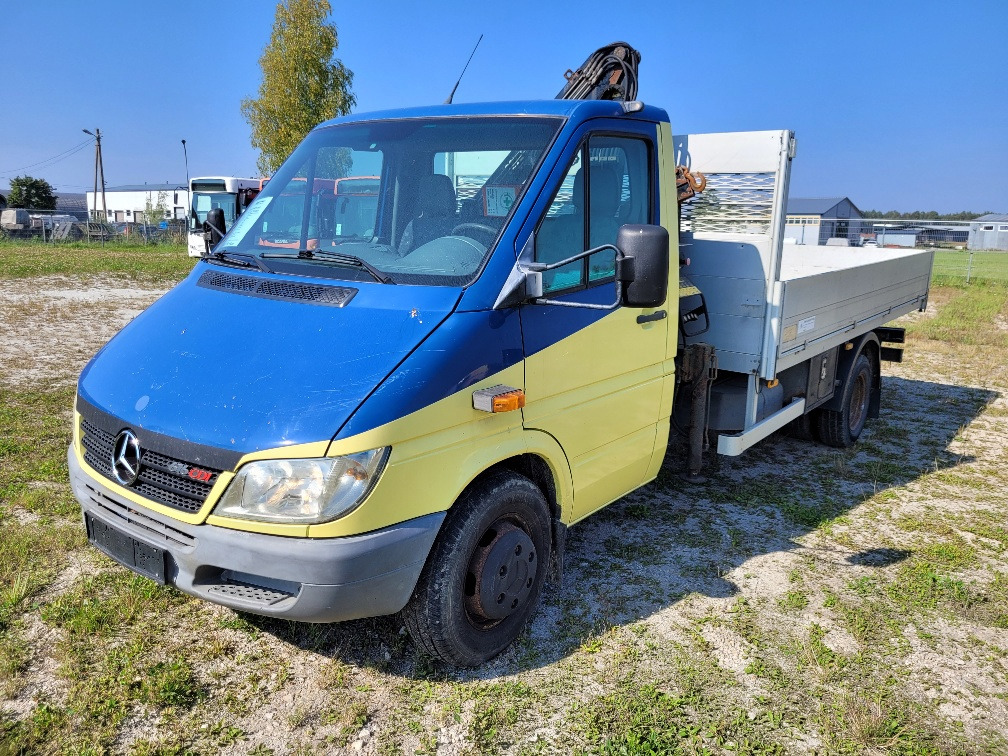 MERCEDES – BENZ SPRINTER 616CDI HIAB 027-2 Crane 10.2004 - Dostavno vozilo sa otvorenom sandukom: slika 2 MERCEDES – BENZ SPRINTER 616CDI HIAB 027-2 Crane 10.2004 - Dostavno vozilo sa otvorenom sandukom: slika 2