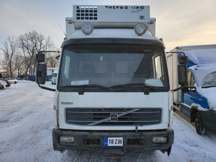 VOLVO FL 250 FOR SPAREPARTS - Hladnjača: slika 2 VOLVO FL 250 FOR SPAREPARTS - Hladnjača: slika 2