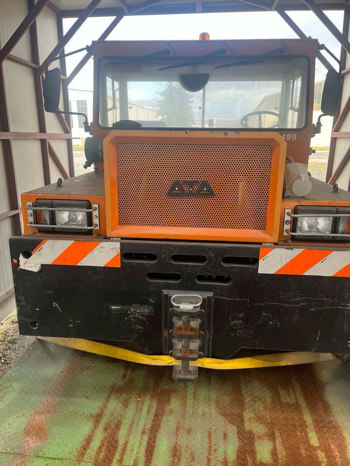 ATA 8500 4X4 - Aerodromski traktor: slika 1 ATA 8500 4X4 - Aerodromski traktor: slika 1