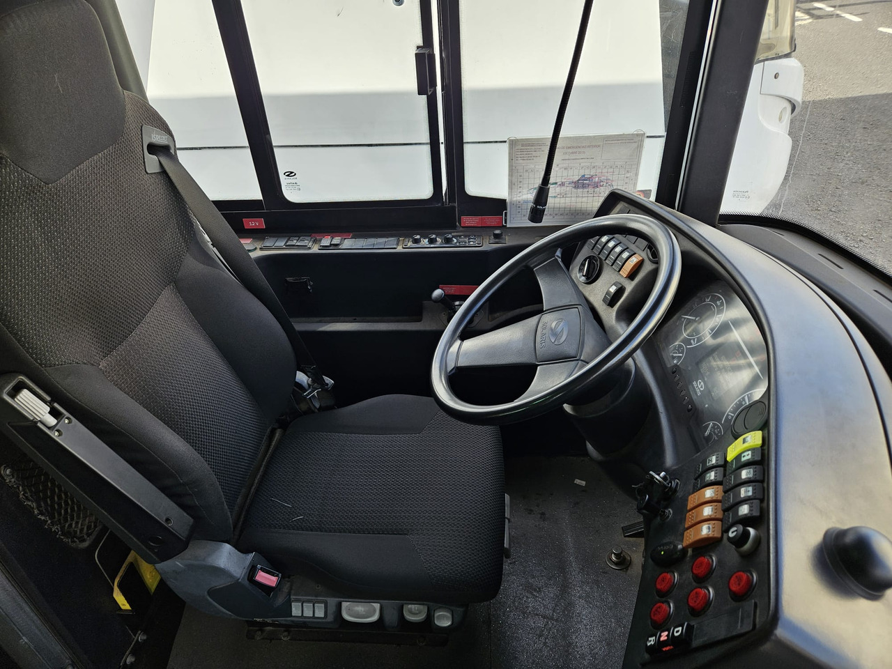 Aerodromski autobus Solaris Urbino 15: slika 12