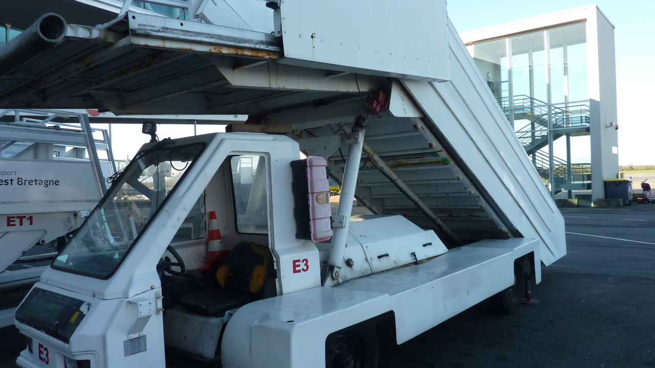 TLD Passenger stairs ABS580 - Putničke stepenice: slika 1 TLD Passenger stairs ABS580 - Putničke stepenice: slika 1