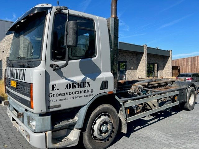 DAF 65.210 FA65.210 - Kamion za prevoz kontejnera/ Kamion sa promenjivim sandukom: slika 1 DAF 65.210 FA65.210 - Kamion za prevoz kontejnera/ Kamion sa promenjivim sandukom: slika 1