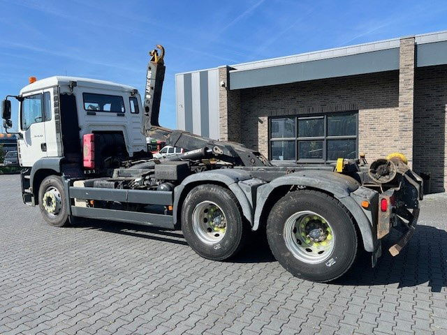 MAN TGA 26.360 TGA 26.360 6x4 Steelspring - Kamion za prevoz kontejnera/ Kamion sa promenjivim sandukom: slika 4 MAN TGA 26.360 TGA 26.360 6x4 Steelspring - Kamion za prevoz kontejnera/ Kamion sa promenjivim sandukom: slika 4