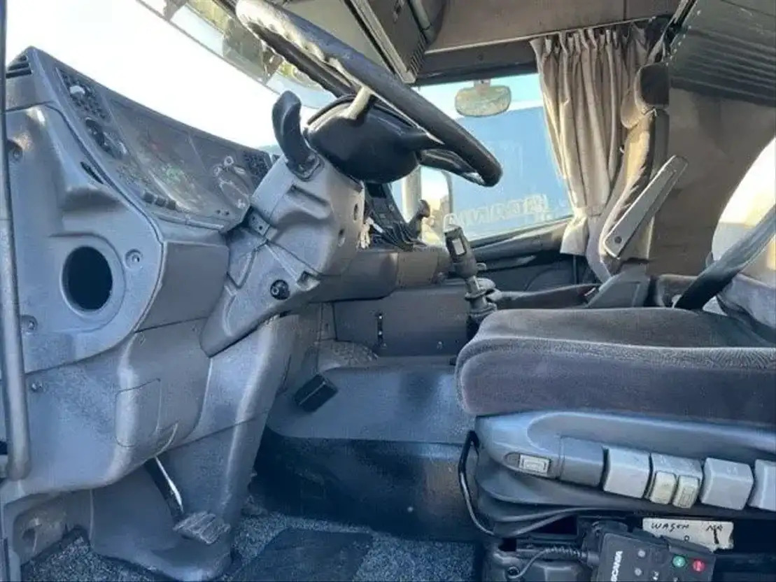 Scania R114-340 .340 - Kamion sa golom šasijom i zatvorenom kabinom: slika 5 Scania R114-340 .340 - Kamion sa golom šasijom i zatvorenom kabinom: slika 5