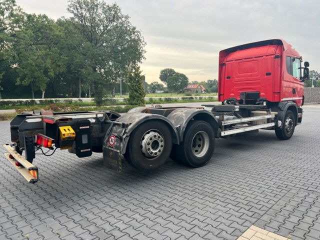 Scania R124-420 .420 6x2 - Kamion sa golom šasijom i zatvorenom kabinom: slika 3 Scania R124-420 .420 6x2 - Kamion sa golom šasijom i zatvorenom kabinom: slika 3