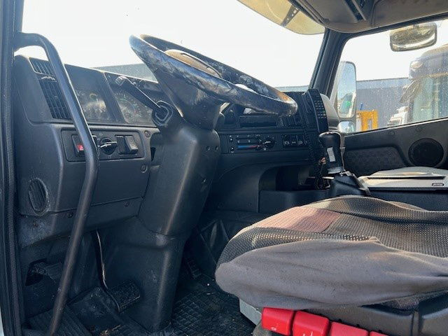 Volvo FH 12.380 FH12.380 6x2 - Kamion sa golom šasijom i zatvorenom kabinom: slika 3 Volvo FH 12.380 FH12.380 6x2 - Kamion sa golom šasijom i zatvorenom kabinom: slika 3