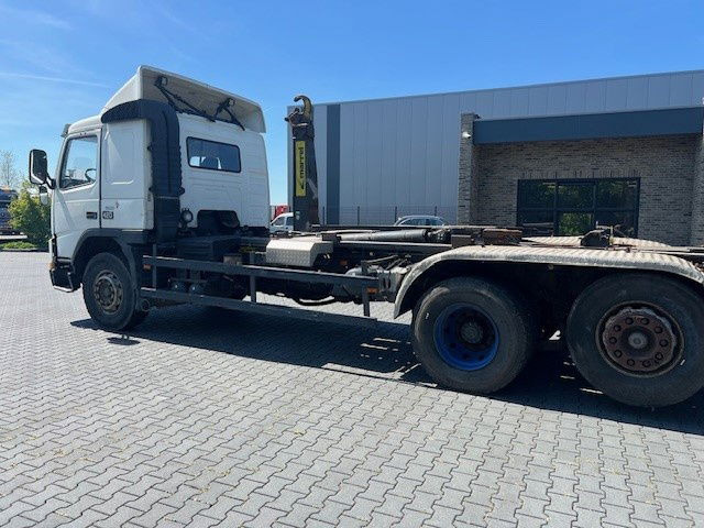 Volvo FM 12.420 FM12.420 6x2 - Kamion sa golom šasijom i zatvorenom kabinom: slika 3 Volvo FM 12.420 FM12.420 6x2 - Kamion sa golom šasijom i zatvorenom kabinom: slika 3
