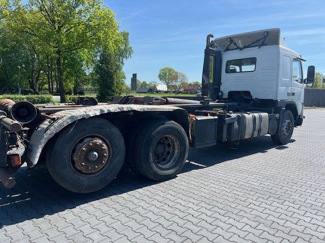 Volvo FM 12.420 FM12.420 6x2 - Kamion sa golom šasijom i zatvorenom kabinom: slika 4 Volvo FM 12.420 FM12.420 6x2 - Kamion sa golom šasijom i zatvorenom kabinom: slika 4