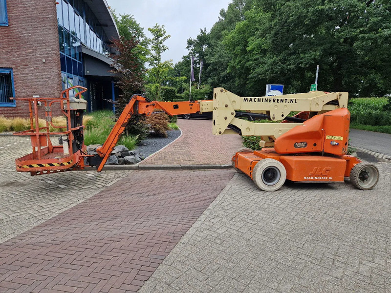 JLG E400AJPN - Zglobna platforma: slika 4 JLG E400AJPN - Zglobna platforma: slika 4