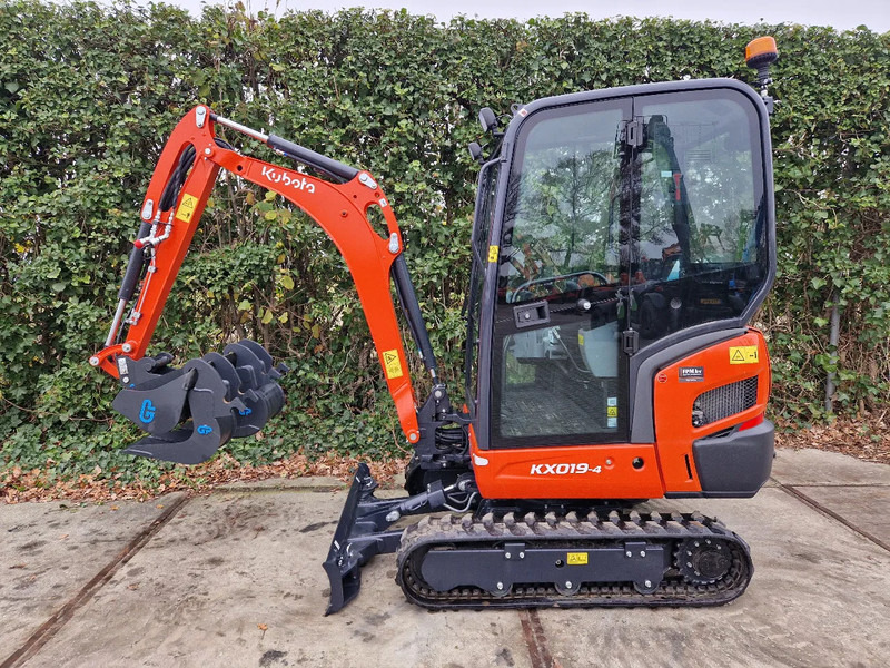 Kubota KX019-4 Hi-spec (NIEUW) - Mini bager: slika 1 Kubota KX019-4 Hi-spec (NIEUW) - Mini bager: slika 1