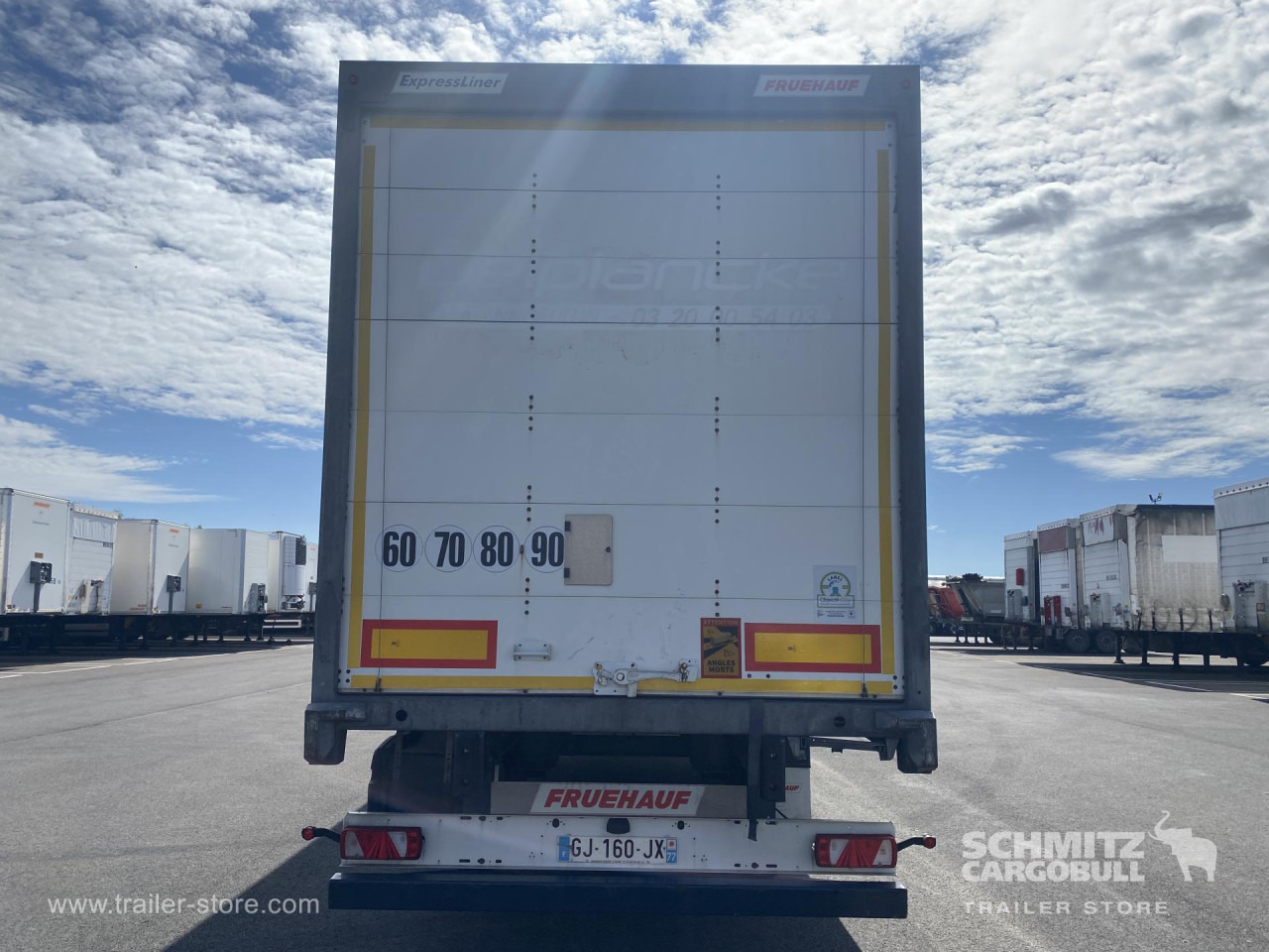 FRUEHAUF Dryfreight Standard Roller shutter door - Poluprikolica sa zatvorenim sandukom: slika 2 FRUEHAUF Dryfreight Standard Roller shutter door - Poluprikolica sa zatvorenim sandukom: slika 2