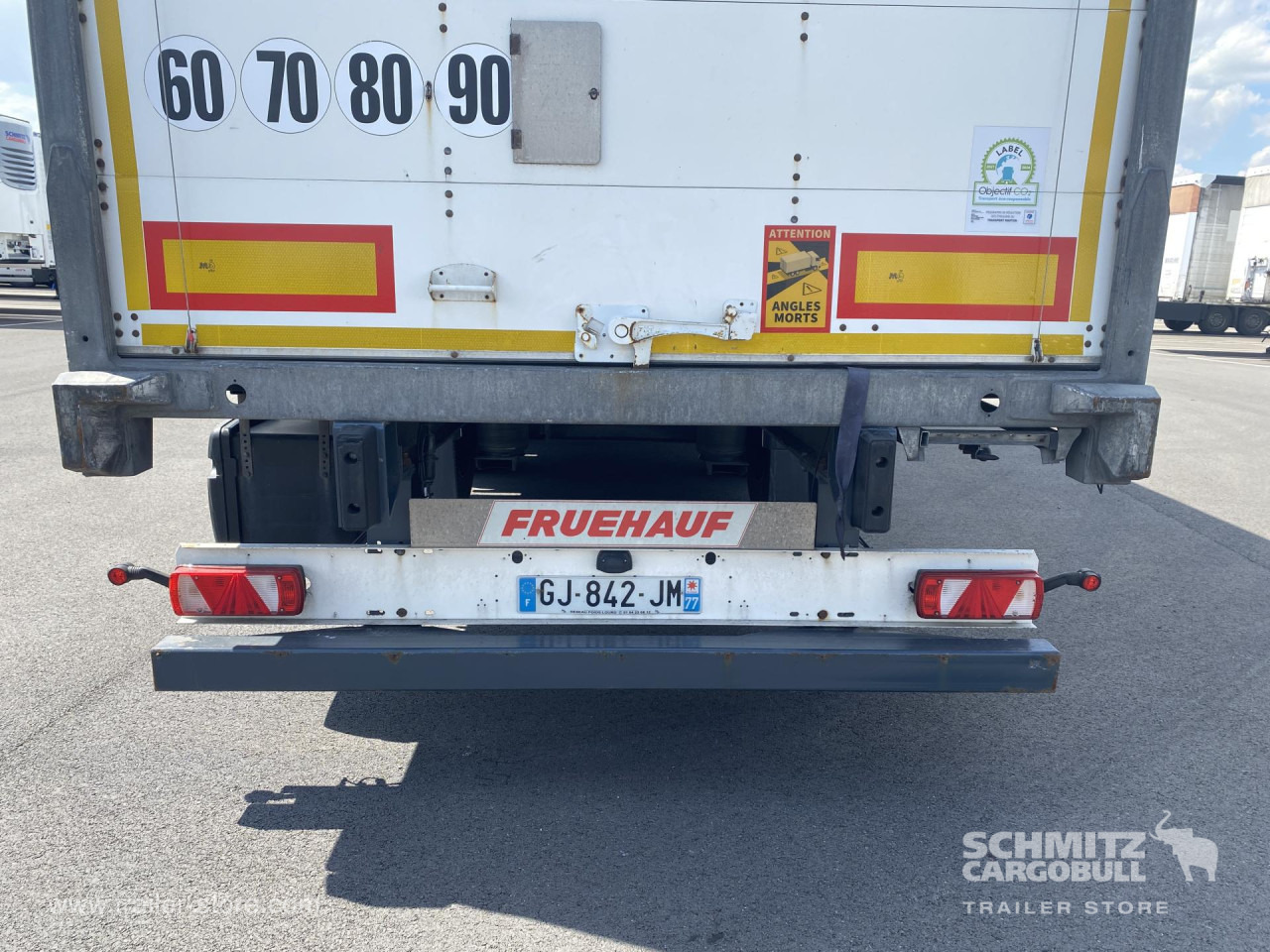FRUEHAUF Dryfreight Standard Roller shutter door - Poluprikolica sa zatvorenim sandukom: slika 2 FRUEHAUF Dryfreight Standard Roller shutter door - Poluprikolica sa zatvorenim sandukom: slika 2
