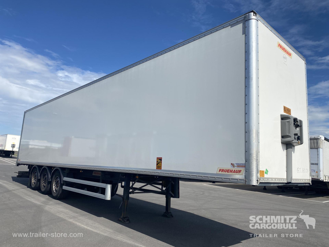 FRUEHAUF Dryfreight Standard Roller shutter door - Poluprikolica sa zatvorenim sandukom: slika 1 FRUEHAUF Dryfreight Standard Roller shutter door - Poluprikolica sa zatvorenim sandukom: slika 1