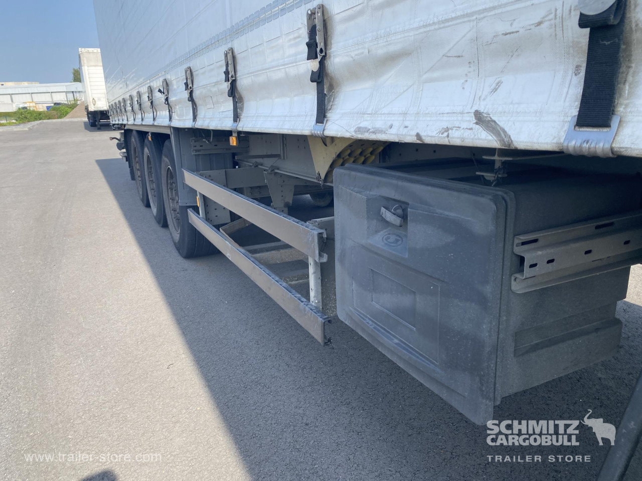 SCHMITZ Curtainsider Mega Taillift - Poluprikolica sa ceradom: slika 4 SCHMITZ Curtainsider Mega Taillift - Poluprikolica sa ceradom: slika 4
