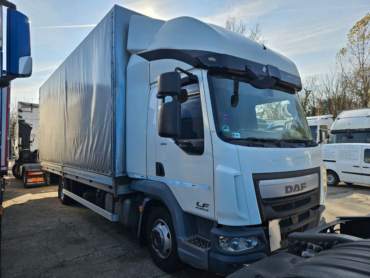 DAF LF 180 7.5 t - Kamion sa ceradom: slika 2 DAF LF 180 7.5 t - Kamion sa ceradom: slika 2