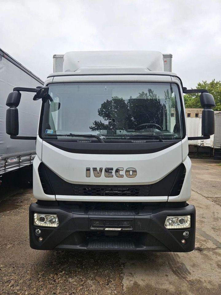 Iveco EuroCargo 120 - 210 BOX 12t Only 7554 km - Kamion sa zatvorenim sandukom: slika 2 Iveco EuroCargo 120 - 210 BOX 12t Only 7554 km - Kamion sa zatvorenim sandukom: slika 2