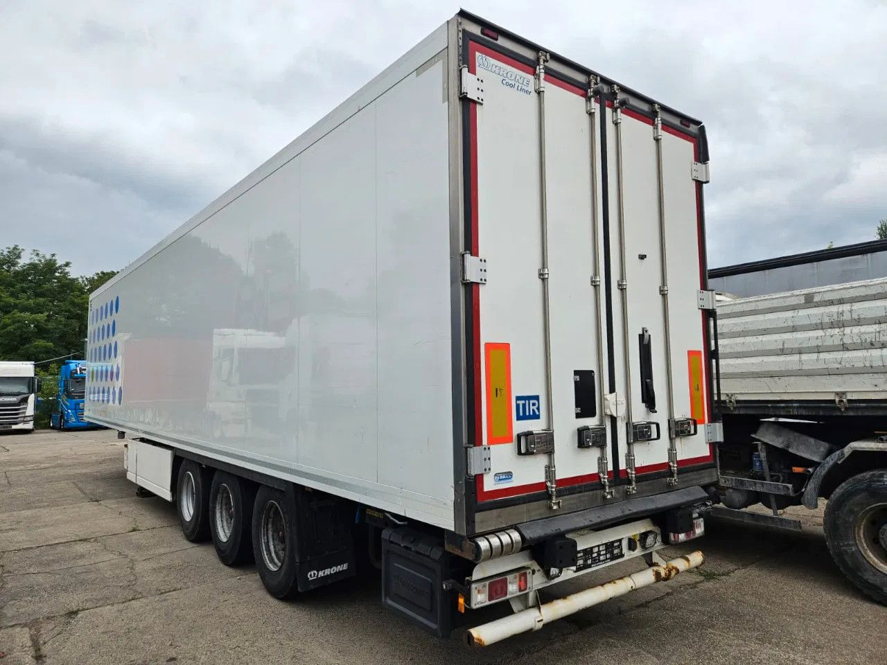 Krone SD-Carrier Vector I550-Total Engine hours 9163 - - Poluprikolica hladnjače: slika 4 Krone SD-Carrier Vector I550-Total Engine hours 9163 - - Poluprikolica hladnjače: slika 4