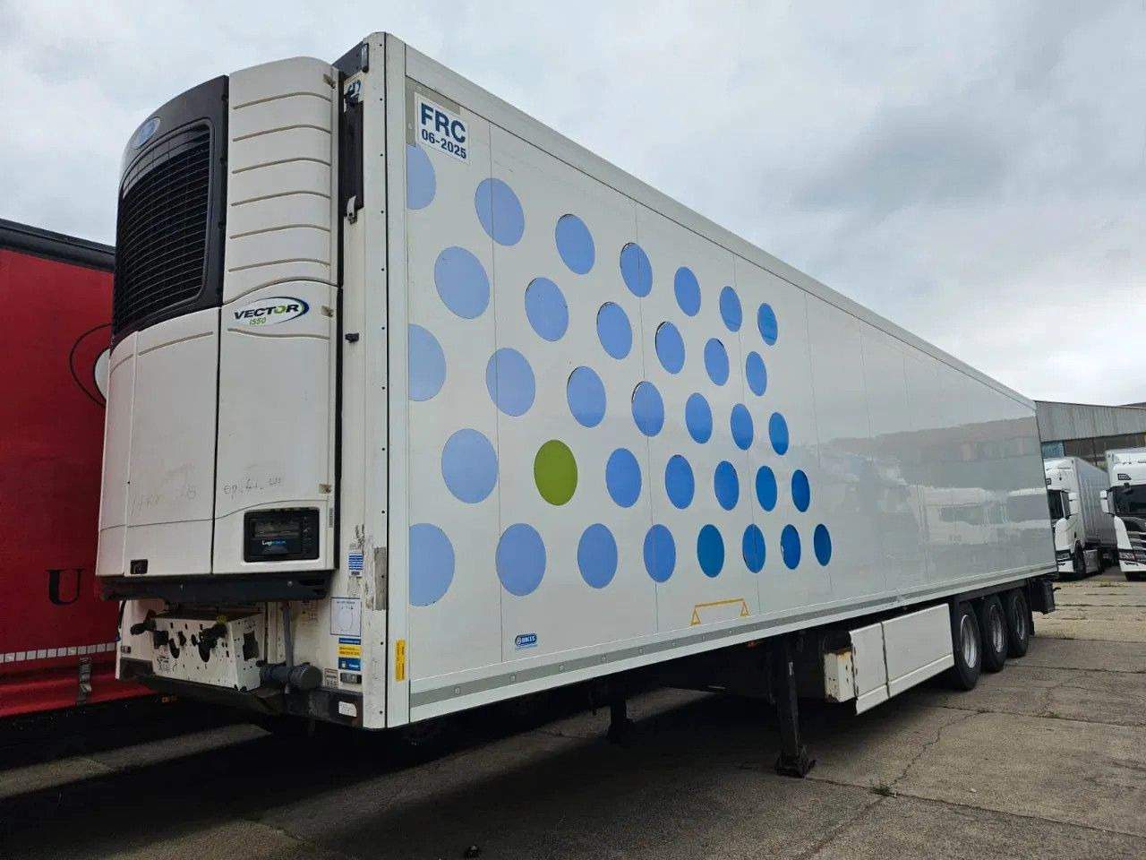 Krone SD-Carrier Vector I550-Total Engine hours 9163 - - Poluprikolica hladnjače: slika 1 Krone SD-Carrier Vector I550-Total Engine hours 9163 - - Poluprikolica hladnjače: slika 1