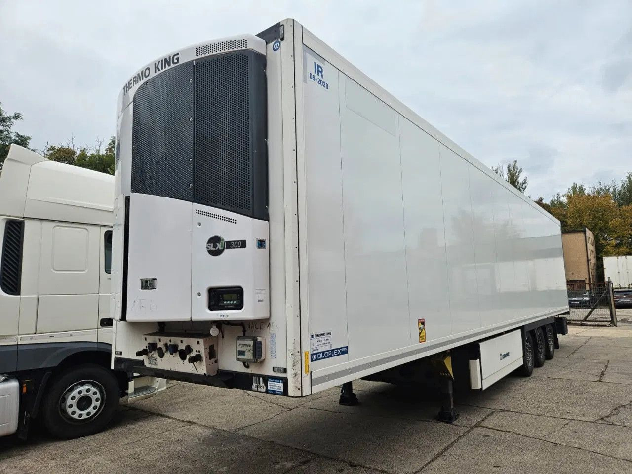 Krone SD Thermo King SLX300i - Lifting axle A - Pallet - Poluprikolica hladnjače: slika 1 Krone SD Thermo King SLX300i - Lifting axle A - Pallet - Poluprikolica hladnjače: slika 1