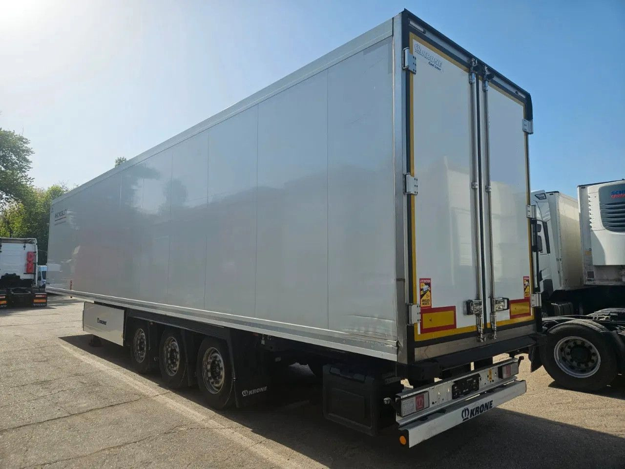Krone SDR 27eL4-S - Frigo ThermoKing SLX300 - Lifting - Poluprikolica hladnjače: slika 4 Krone SDR 27eL4-S - Frigo ThermoKing SLX300 - Lifting - Poluprikolica hladnjače: slika 4