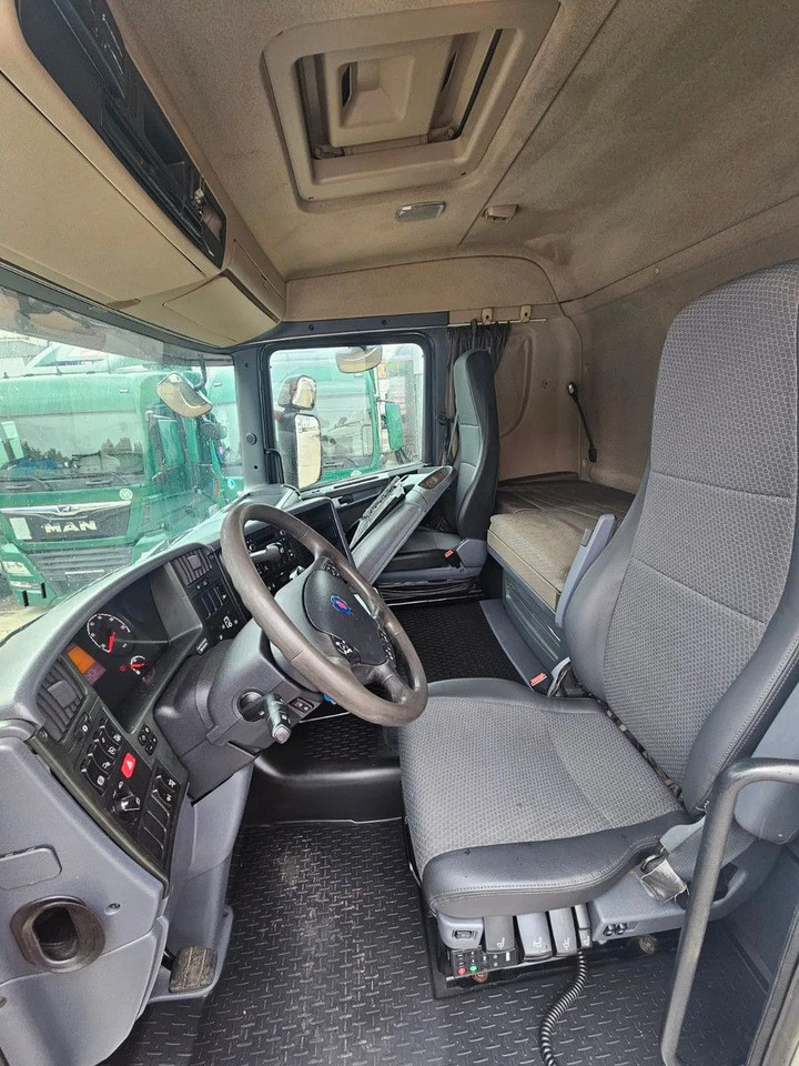 Kamion sa zatvorenim sandukom Scania R480 BOX Tail Lift Euro5: slika 11