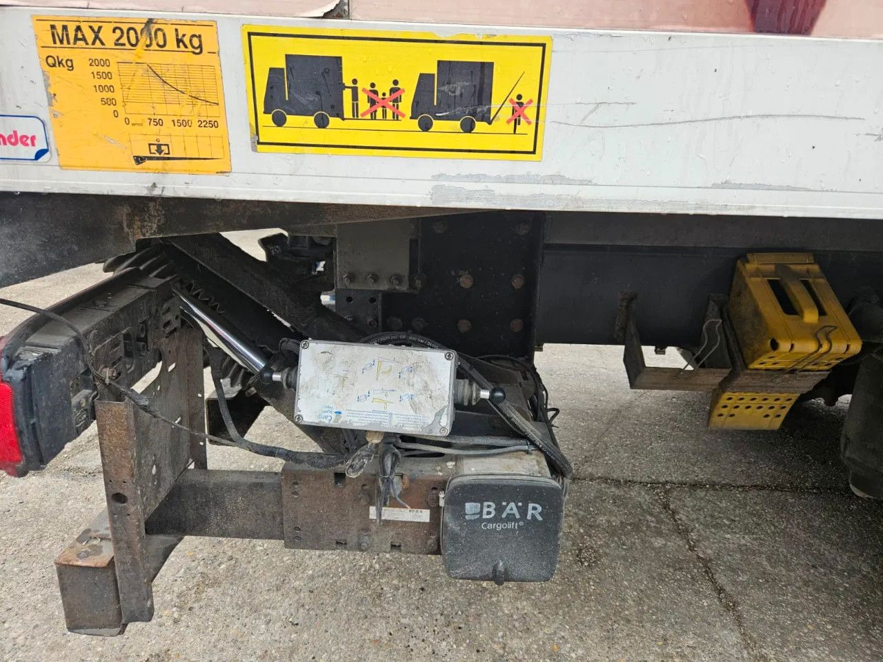 Kamion sa zatvorenim sandukom Scania R480 BOX Tail Lift Euro5: slika 9