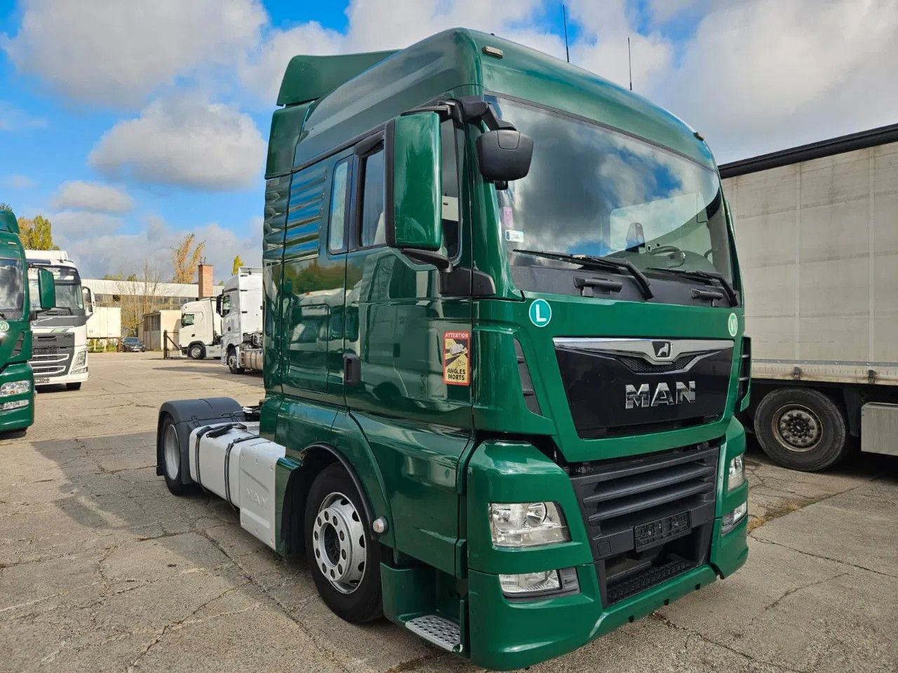 MAN TGX 18.470 XLX-Mega-Retarder-Standklima 4 units - Tegljač: slika 2 MAN TGX 18.470 XLX-Mega-Retarder-Standklima 4 units - Tegljač: slika 2