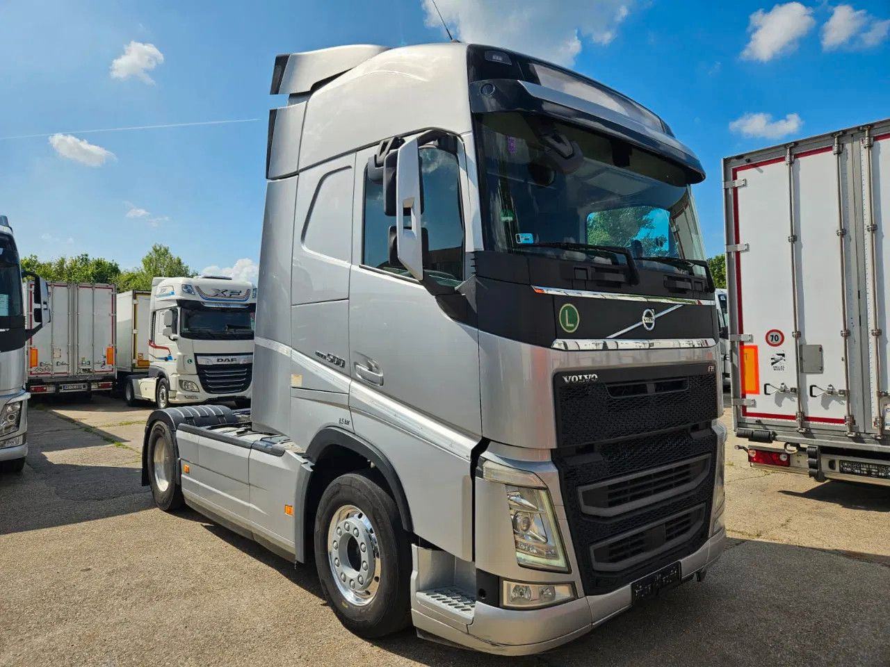 Volvo FH 500 Globe-Standard-Alloy W-ACC-DAS - Tegljač: slika 2 Volvo FH 500 Globe-Standard-Alloy W-ACC-DAS - Tegljač: slika 2