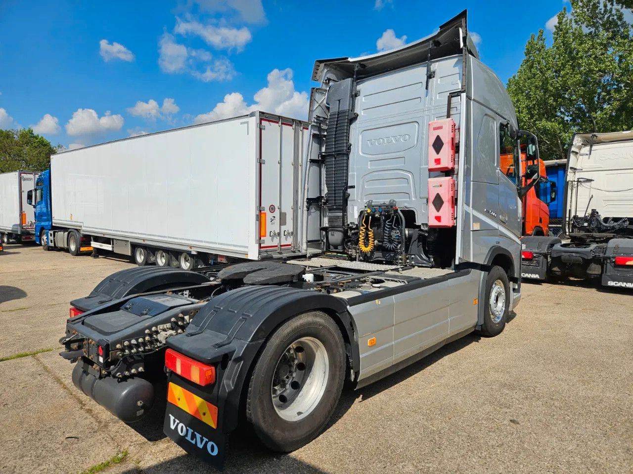 Volvo FH 500 Globe-Standard-Alloy W-ACC-DAS - Tegljač: slika 3 Volvo FH 500 Globe-Standard-Alloy W-ACC-DAS - Tegljač: slika 3
