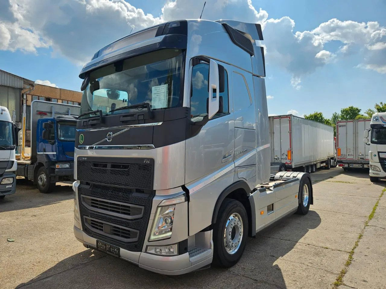 Volvo FH 500 Globe-Standard-Alloy W-ACC-DAS - Tegljač: slika 1 Volvo FH 500 Globe-Standard-Alloy W-ACC-DAS - Tegljač: slika 1