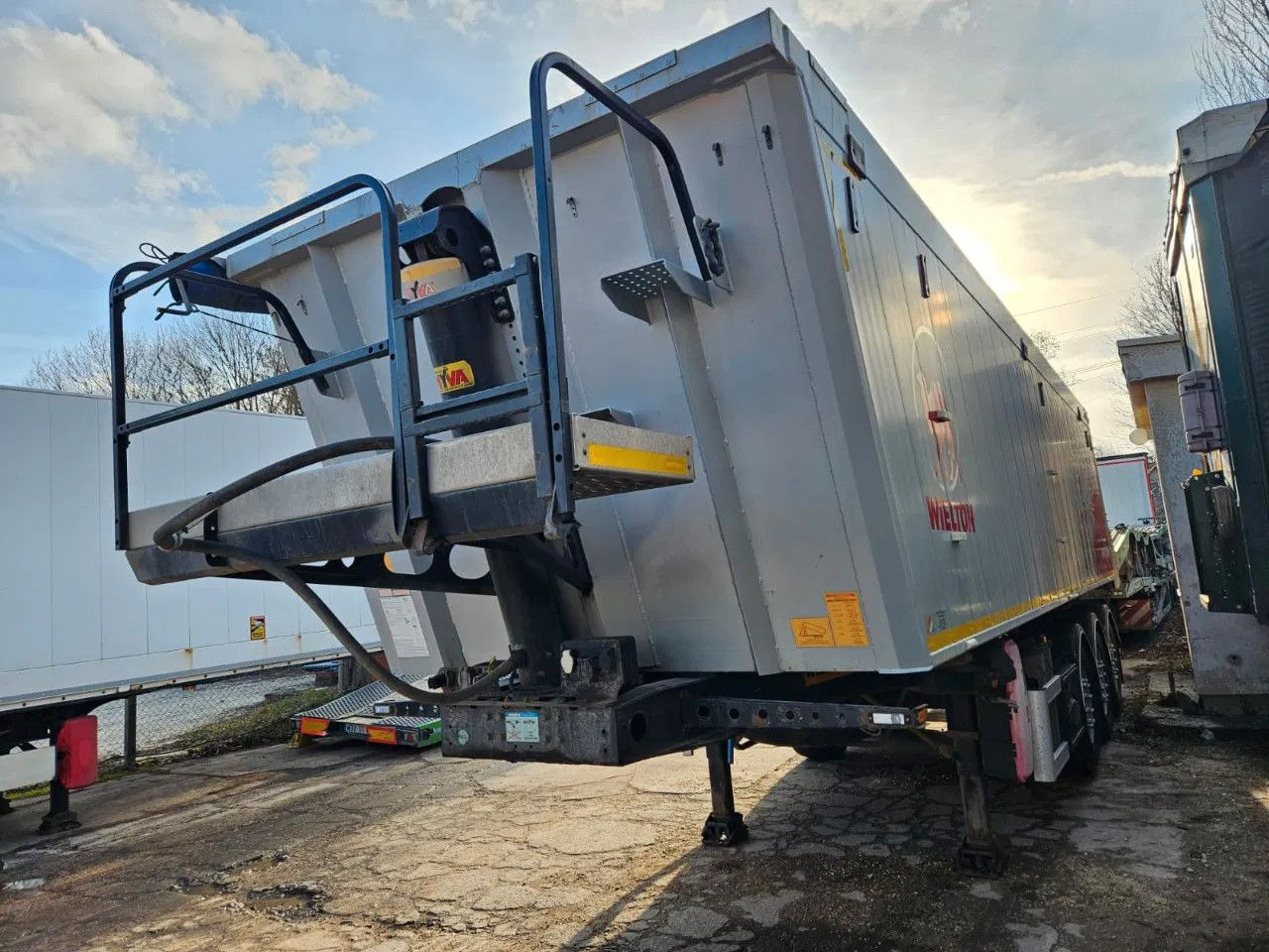 Wielton NW-3 38m3 Lifting Axle, Alloy w. - Poluprikolica istovarivača: slika 3 Wielton NW-3 38m3 Lifting Axle, Alloy w. - Poluprikolica istovarivača: slika 3