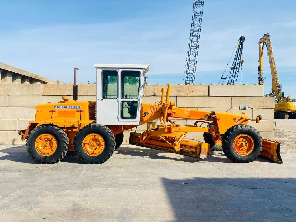 John Deere 570 A - Grejder: slika 2 John Deere 570 A - Grejder: slika 2