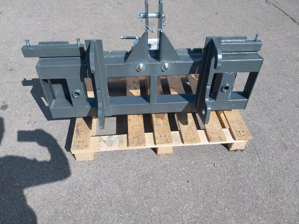 Adapter Giant Hoflader auf 3 Punkt Kat II Palettengabel Radlader - Viljuška za Utovarivač točkaš: slika 3 Adapter Giant Hoflader auf 3 Punkt Kat II Palettengabel Radlader - Viljuška za Utovarivač točkaš: slika 3