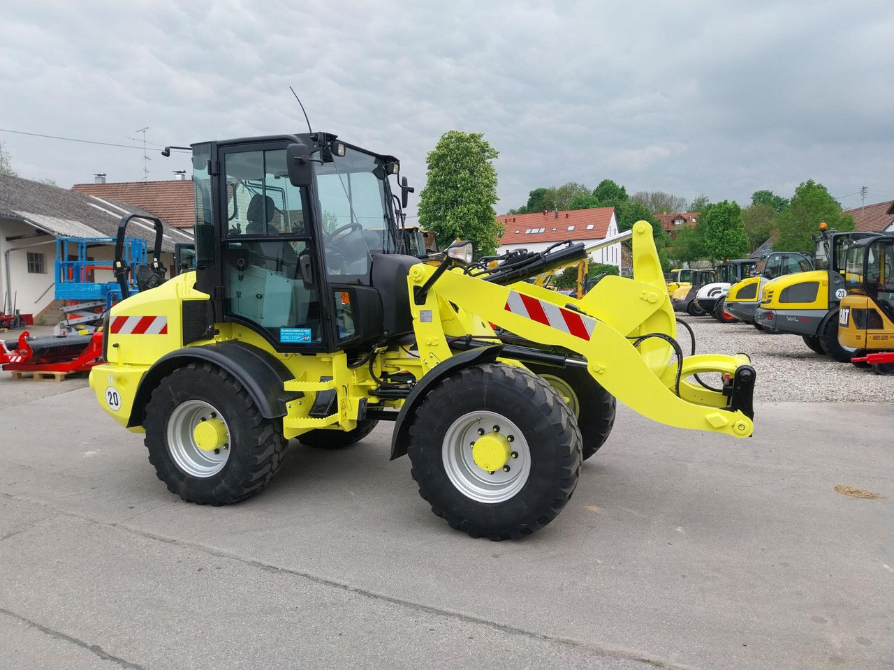 CAT 908H2 907 906 - Utovarivač točkaš: slika 3 CAT 908H2 907 906 - Utovarivač točkaš: slika 3