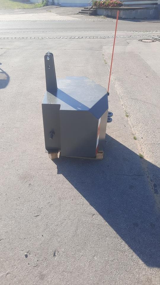 Frontgewicht Ballast Heckgewicht 800kg Traktor Gewicht Fendt - Kontra teg: slika 3 Frontgewicht Ballast Heckgewicht 800kg Traktor Gewicht Fendt - Kontra teg: slika 3