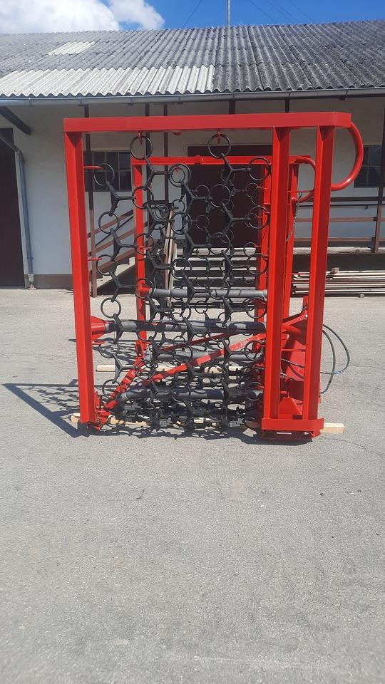 Wiesenegge 6 - 8m Wiesenstriegel Wiesenschleppe Traktor John deer - Lančana drljača: slika 5 Wiesenegge 6 - 8m Wiesenstriegel Wiesenschleppe Traktor John deer - Lančana drljača: slika 5