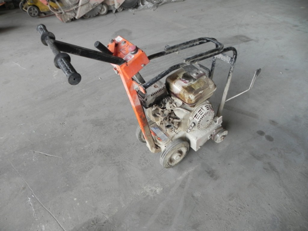 SAINT GOBAIN Norton Clipper C 51 Kleinteile - Građevinska mašina: slika 3 SAINT GOBAIN Norton Clipper C 51 Kleinteile - Građevinska mašina: slika 3