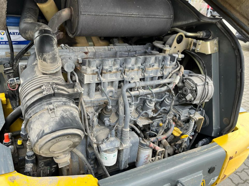 KRAMER WERKE Radlader 750 Allrad Radlader Klappschaufel+Gabel - Utovarivač točkaš: slika 2 KRAMER WERKE Radlader 750 Allrad Radlader Klappschaufel+Gabel - Utovarivač točkaš: slika 2