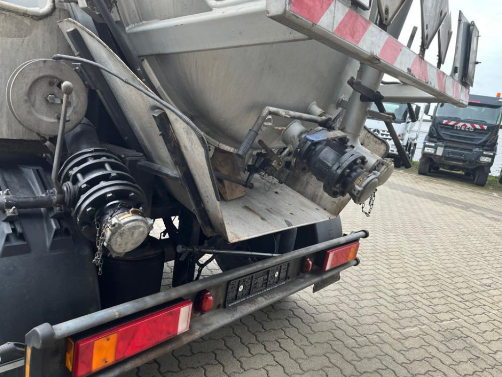 KRONE BDF-Anhänger AZW 18 Tankanhänger Bj-2011 Saug+Druck - Prikolica cisterna: slika 2 KRONE BDF-Anhänger AZW 18 Tankanhänger Bj-2011 Saug+Druck - Prikolica cisterna: slika 2