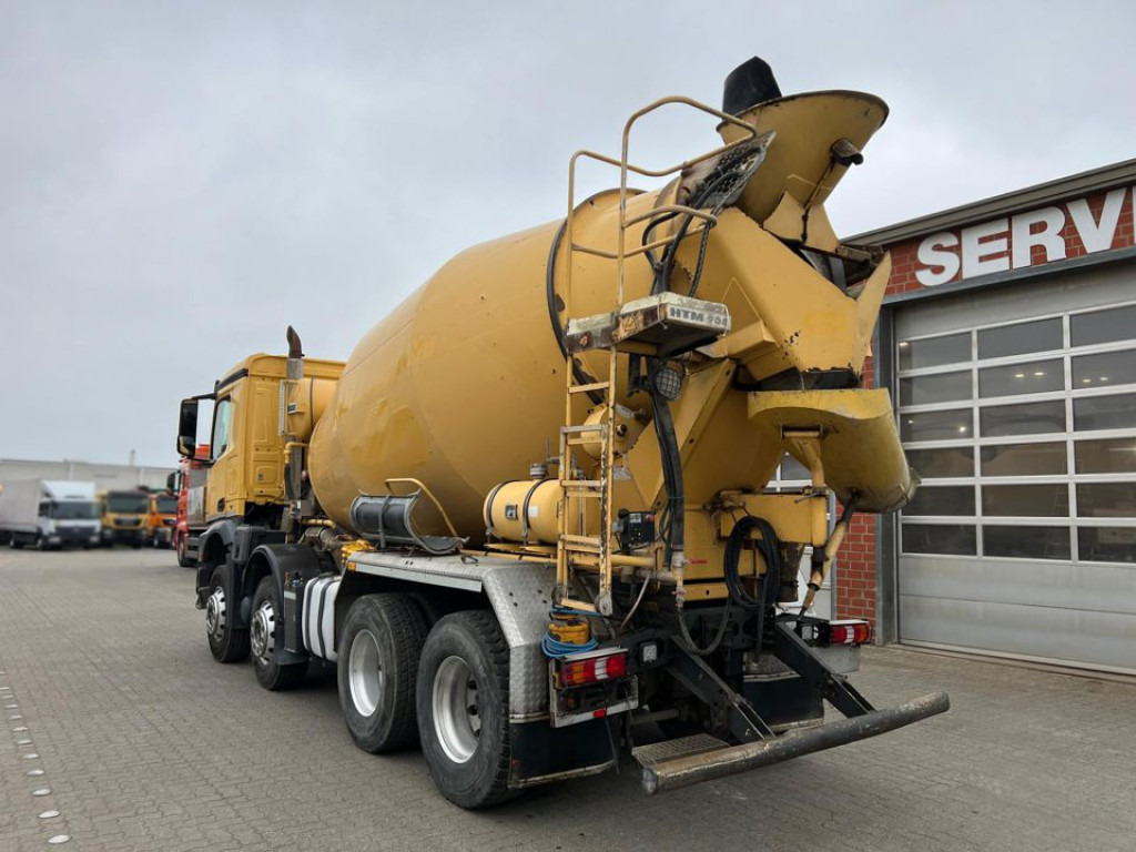 MERCEDES-BENZ Arocs 3240 B 8x4 Betonmischer Deutsch Top Liebherr - Kamion: slika 3 MERCEDES-BENZ Arocs 3240 B 8x4 Betonmischer Deutsch Top Liebherr - Kamion: slika 3