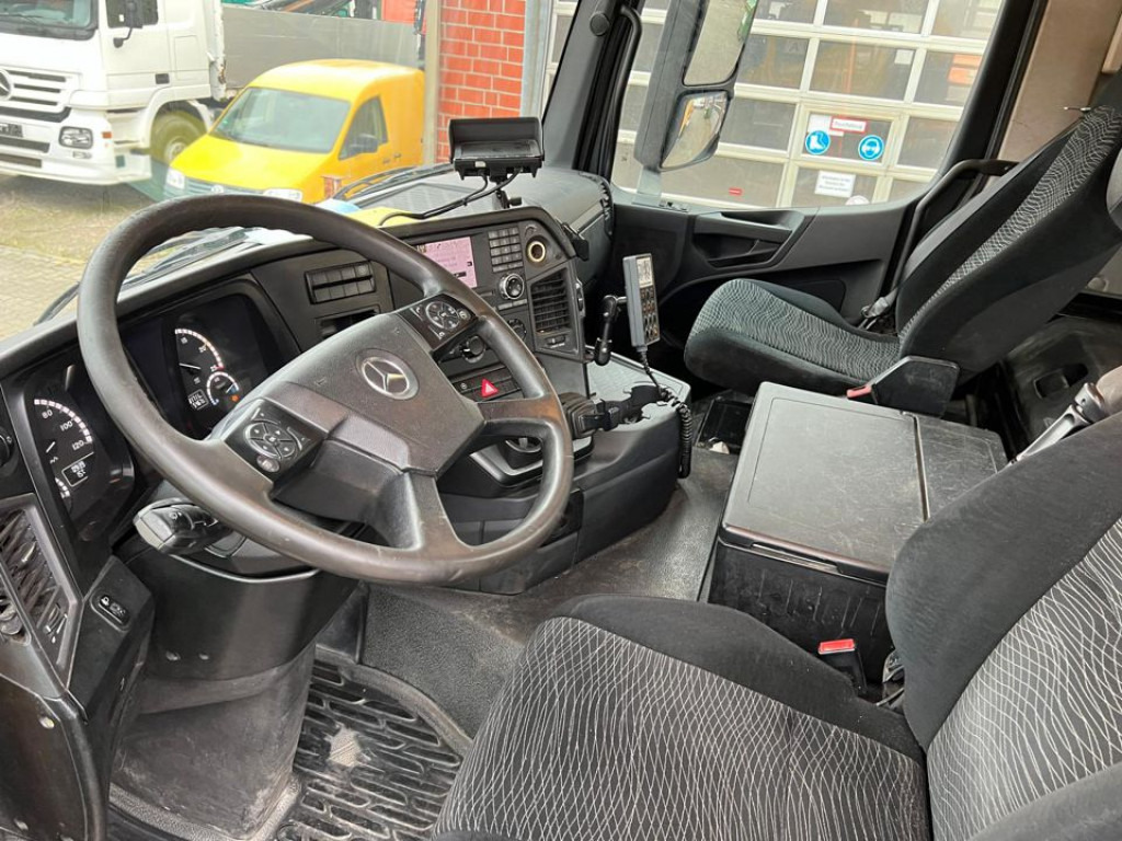 MERCEDES-BENZ Arocs 3240 B 8x4 Betonmischer Deutsch Top Liebherr - Kamion: slika 5 MERCEDES-BENZ Arocs 3240 B 8x4 Betonmischer Deutsch Top Liebherr - Kamion: slika 5