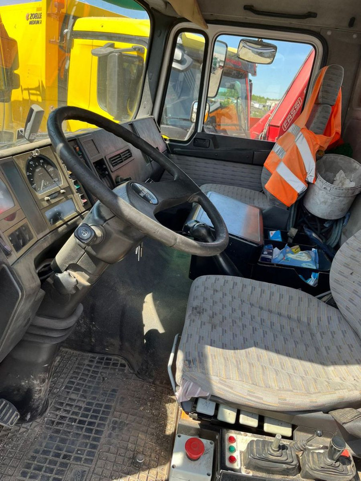 Kamion sa hidrauličnom kukom, Kamion sa dizalicom MAN F2000 27.342 6x4 Abrollkipper mit Kran: slika 6