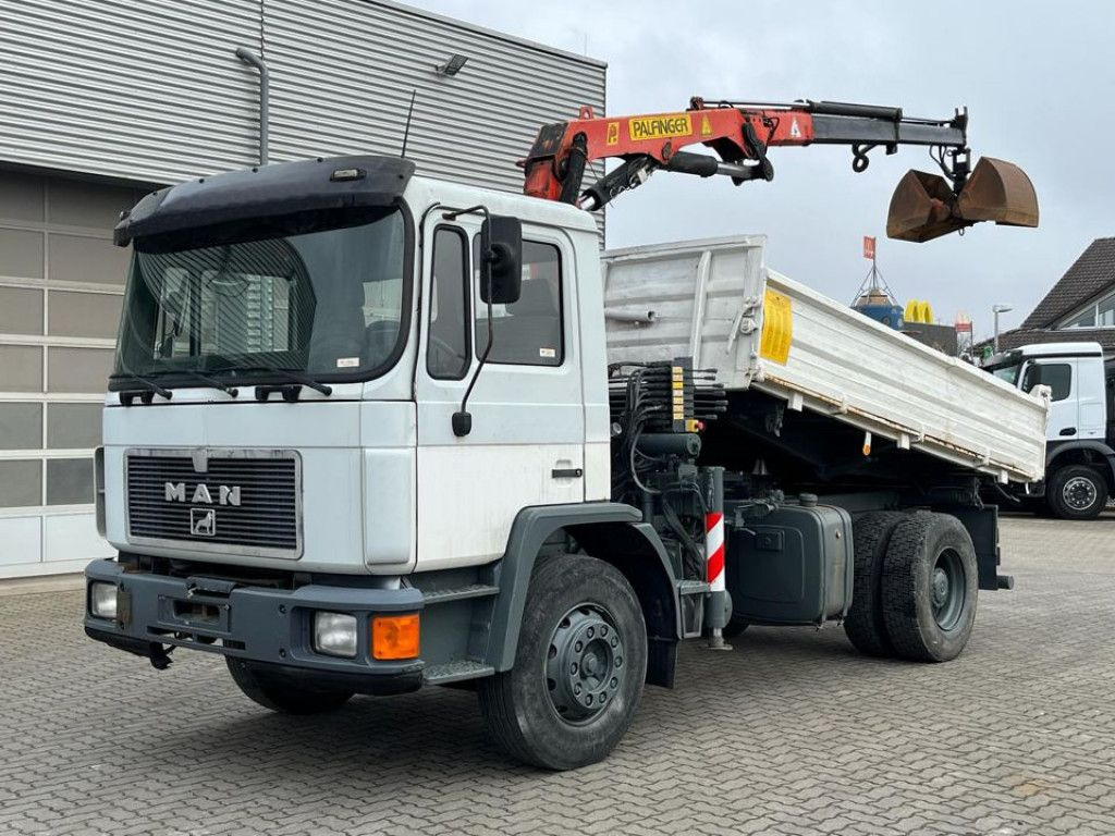 MAN F90 18.232 FK 2-Achs Kipper Kran Palf. PK 8000 - Istovarivač, Kamion sa dizalicom: slika 1 MAN F90 18.232 FK 2-Achs Kipper Kran Palf. PK 8000 - Istovarivač, Kamion sa dizalicom: slika 1